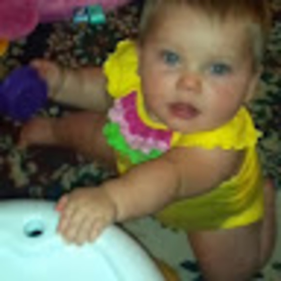 Meet your Posher, Stephanie - Picture 1 of 1